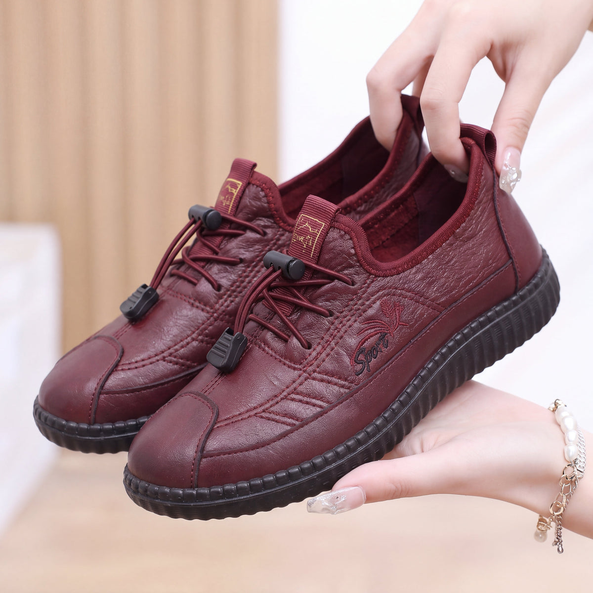 Rosa – Zapatilla cómoda con suela suave y bordado de flores