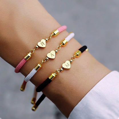 Pulsera Ajustable con Inicial en Forma de Corazón