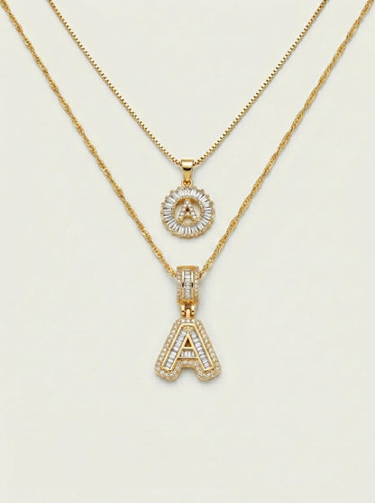 Set de 2 Collares con Inicial y Brillo