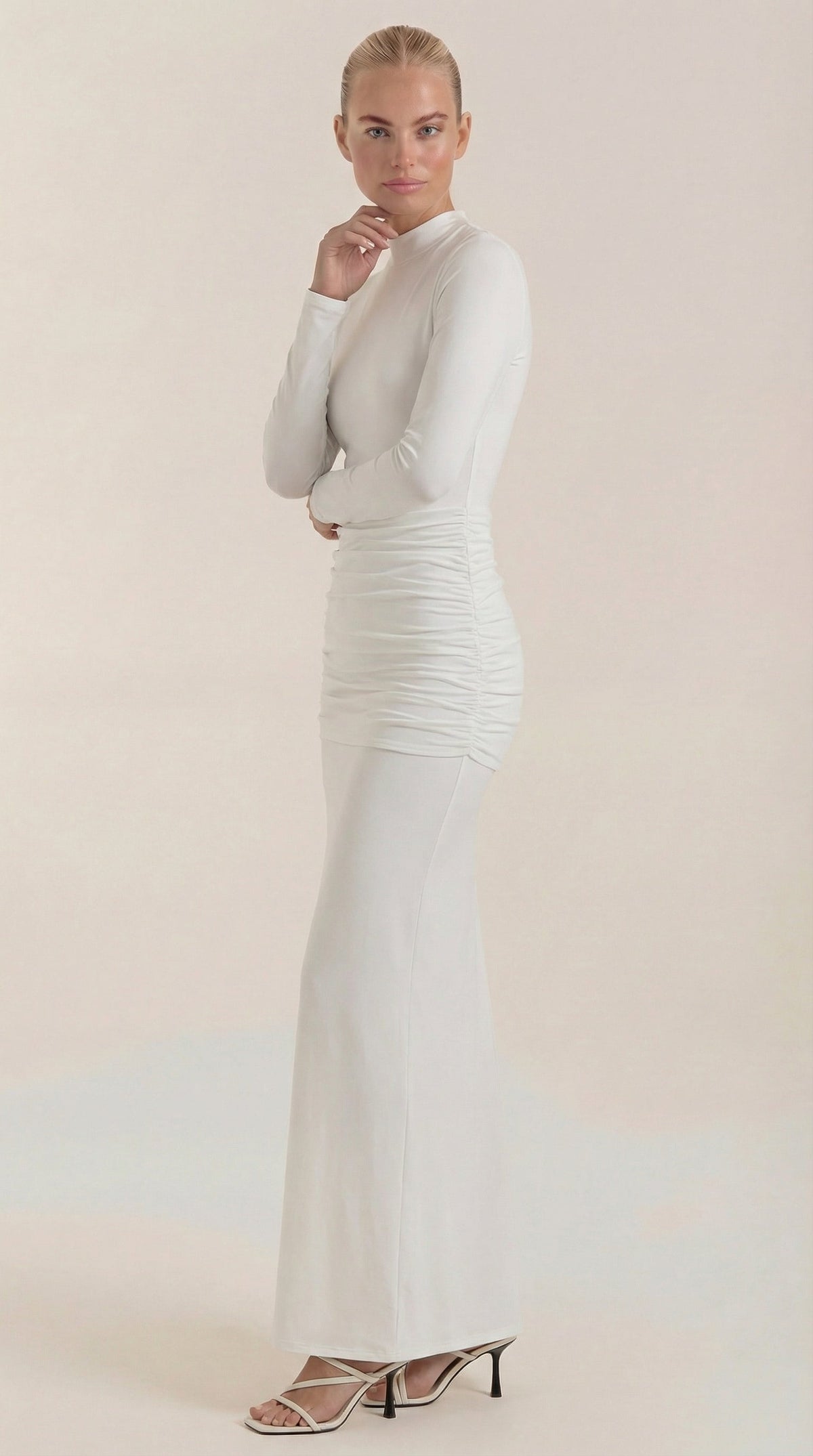 Krista | Vestido Maxi de Cuello Alto