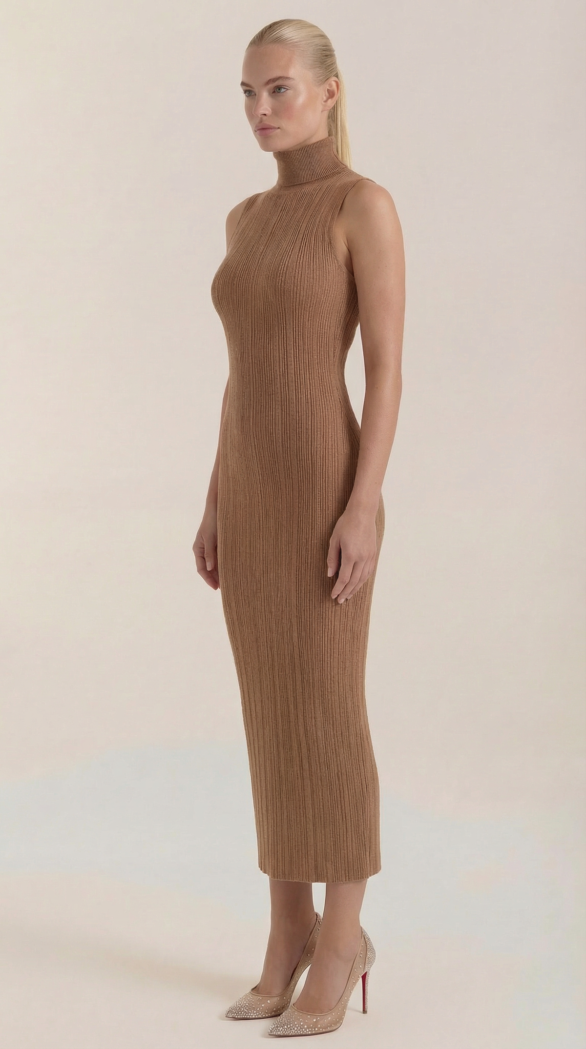 Sonia | Vestido Midi Ajustado de Cuello Alto