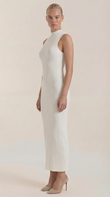 Sonia | Vestido Midi Ajustado de Cuello Alto