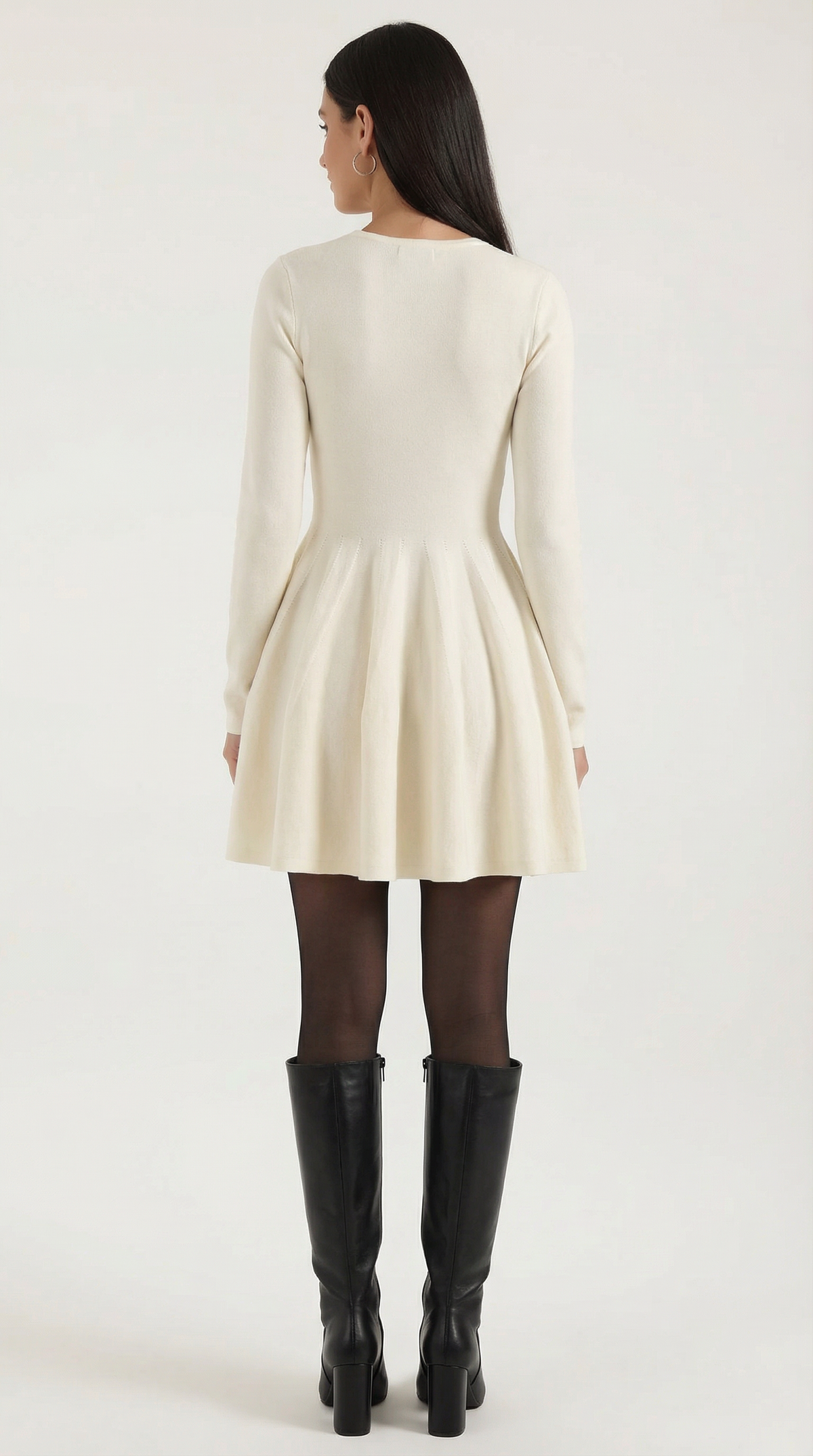 Tiffany | Vestido Corto con Mangas Largas y Pliegues