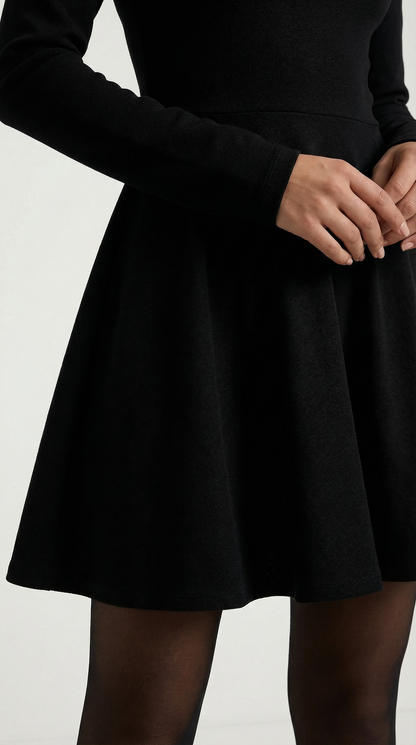 Tiffany | Vestido Corto con Mangas Largas y Pliegues