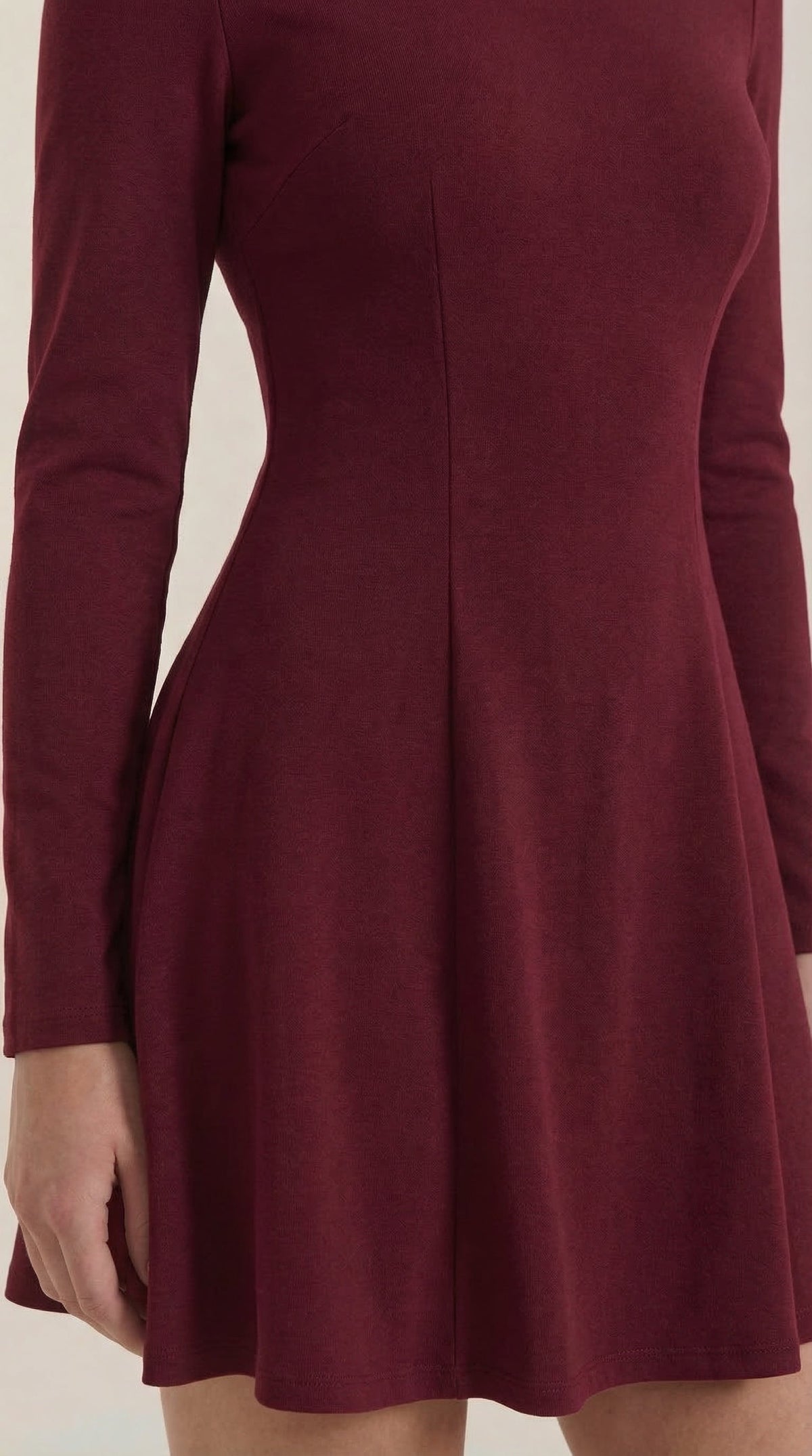 Ébano | Vestido Corto de Manga Larga