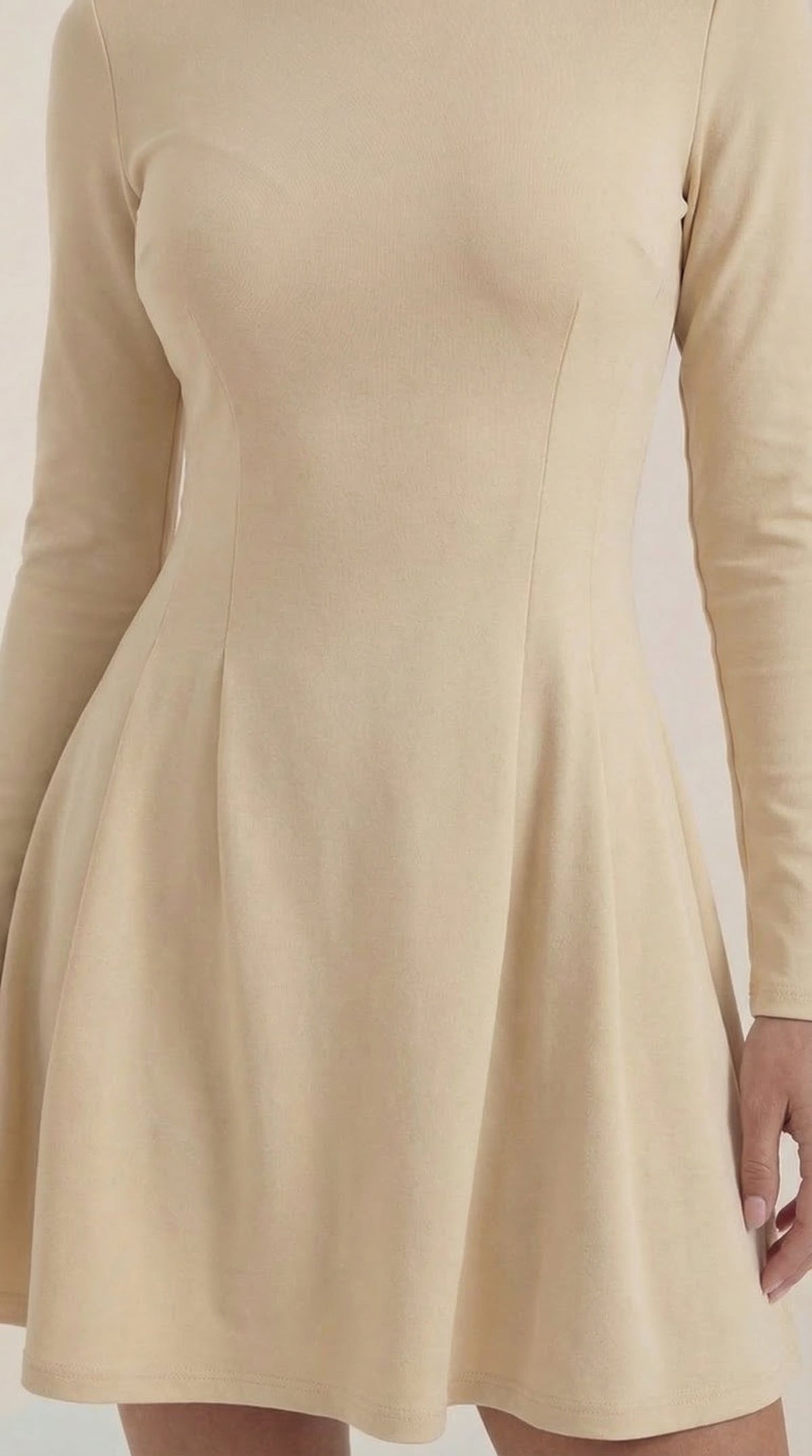 Ébano | Vestido Corto de Manga Larga