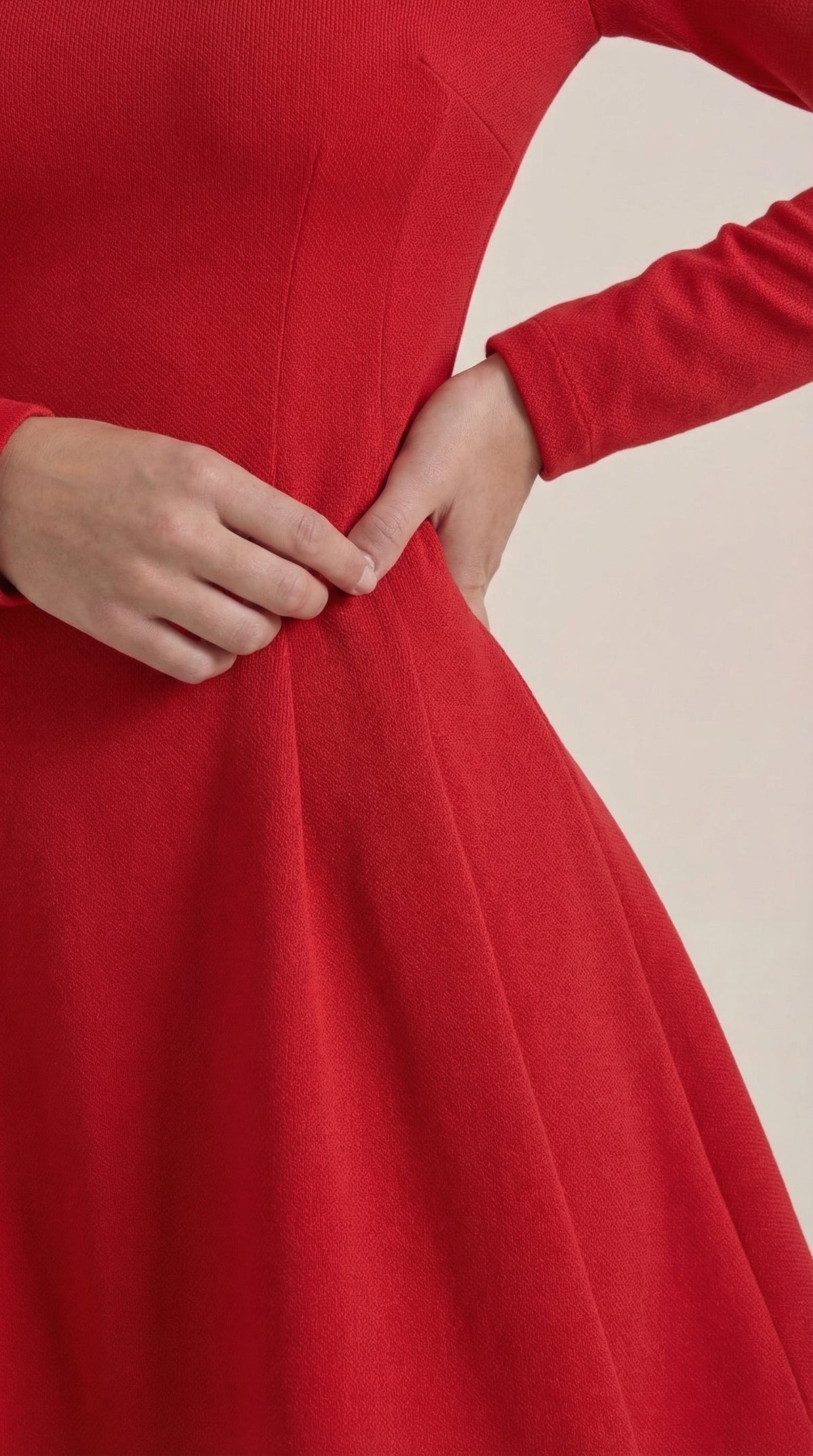 Ébano | Vestido Corto de Manga Larga
