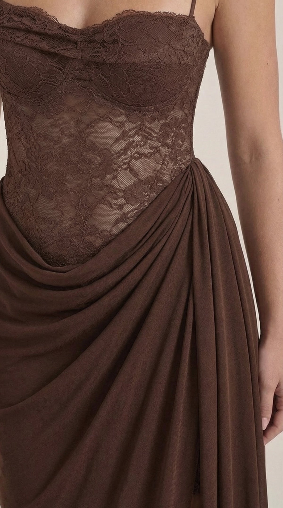 Giselle | Vestido Largo de Encaje con Corsé y Un Hombro