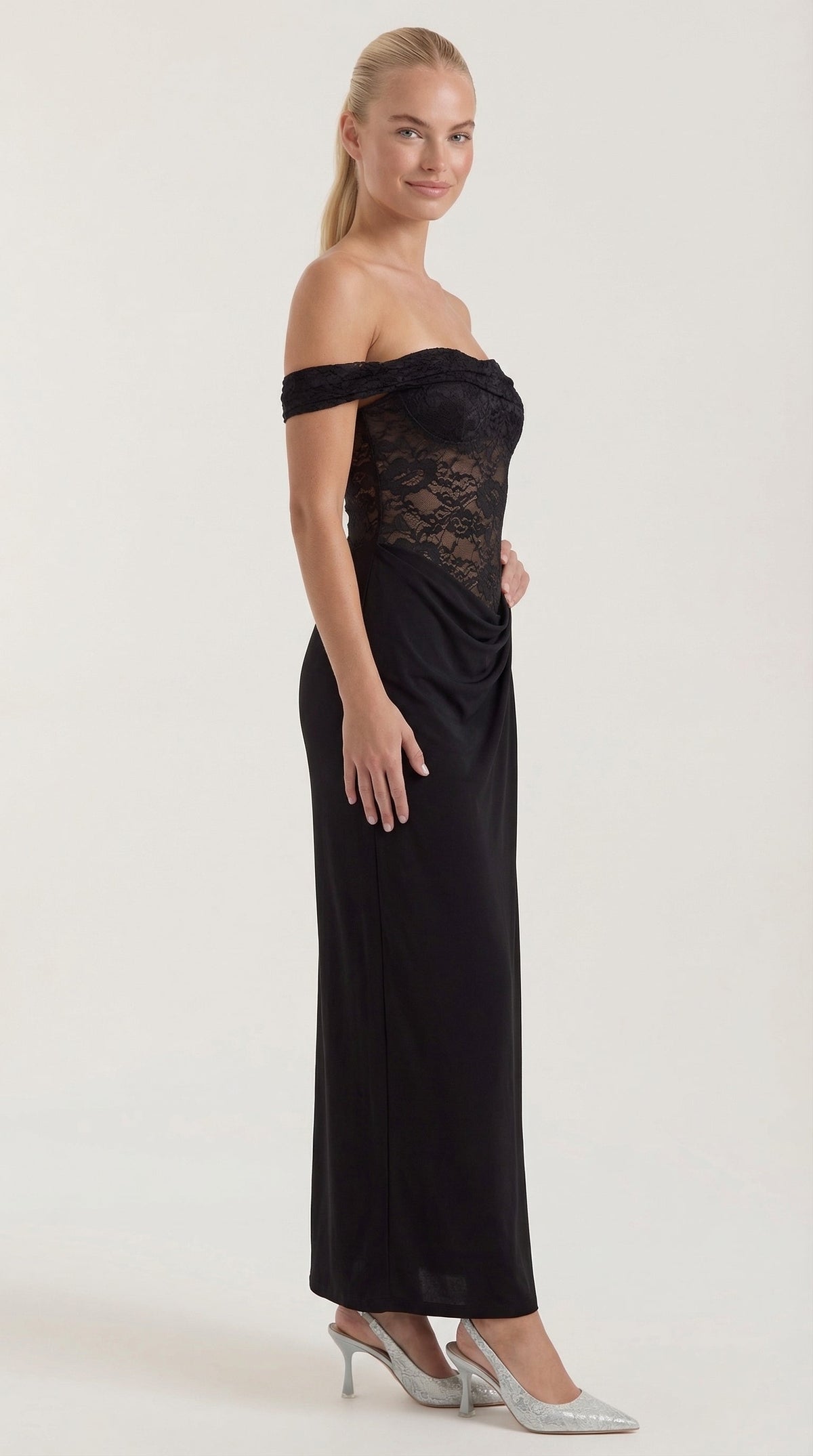 Giselle | Vestido Largo de Encaje con Corsé y Un Hombro