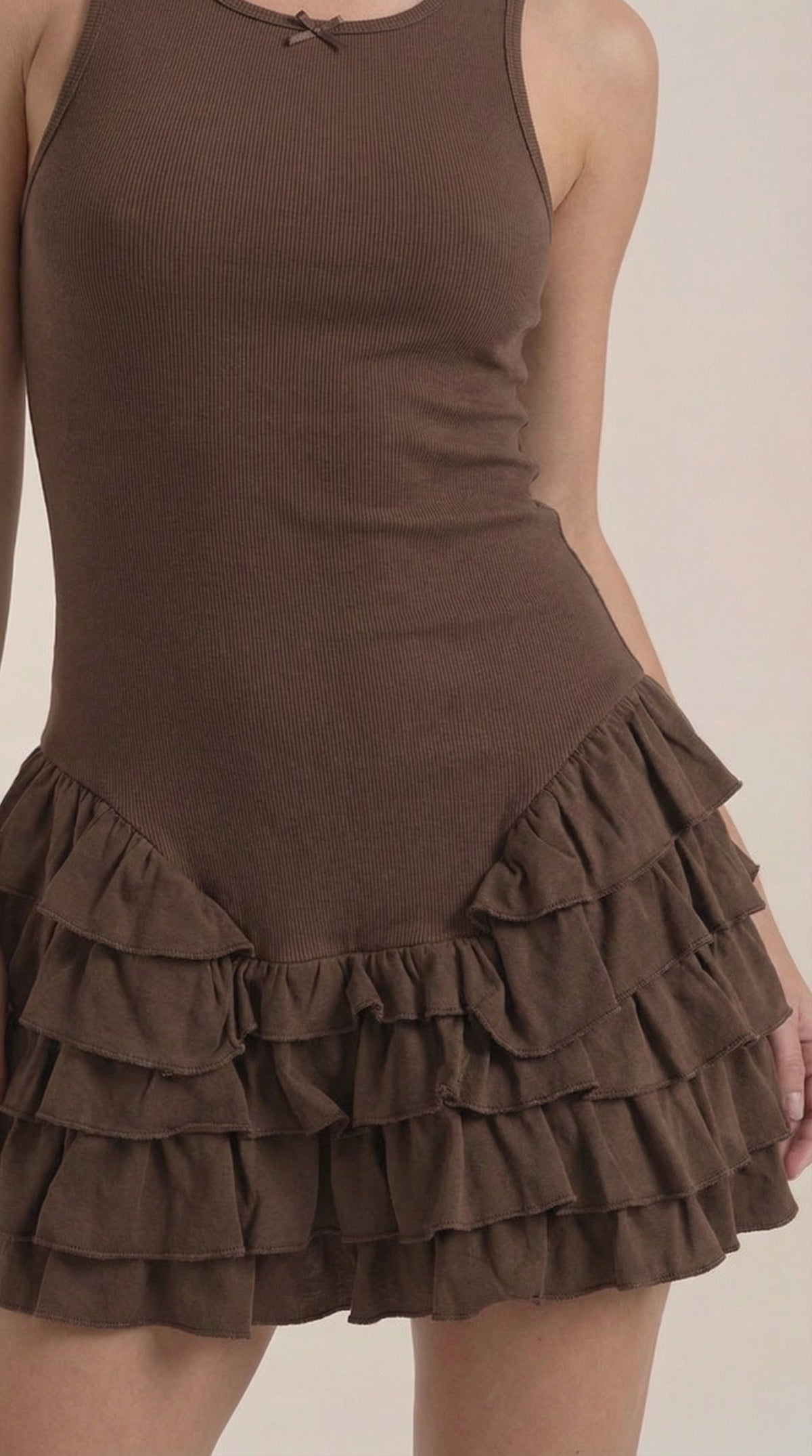 Gwen | Vestido Corto con Volantes