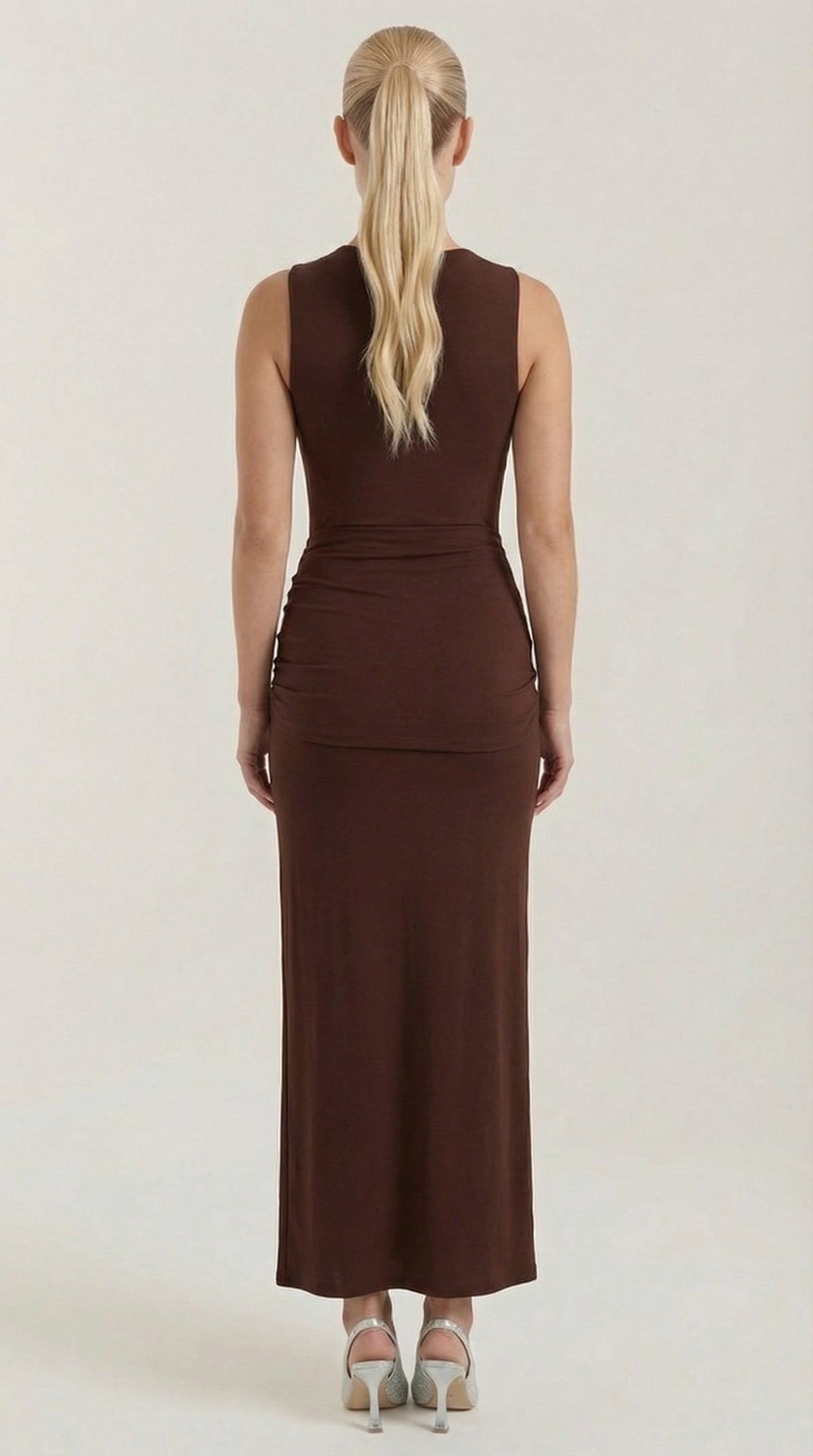 Hester | Vestido Maxi de Cuello Alto