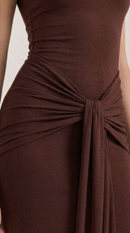 Hester | Vestido Maxi de Cuello Alto